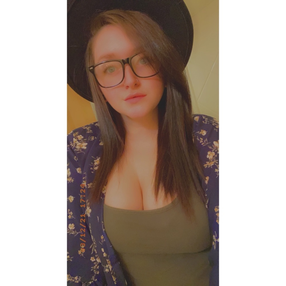 Meet your Posher, Maura